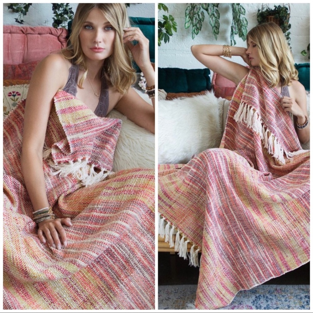 All Seasons Premium Woven Throw